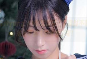 网盘上有Myung Ah的新旅拍，下载时不要太激动，朋友可别吃到键盘了啊！